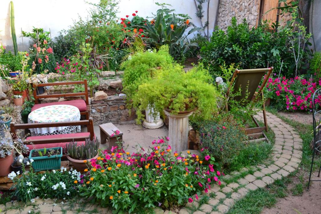 Zahrada ubytování Mystery Garden Guest House