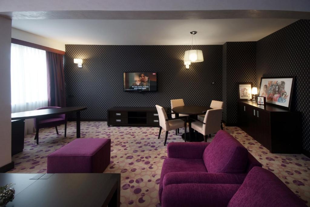 TV a/nebo společenská místnost v ubytování Hotel Park Doboj