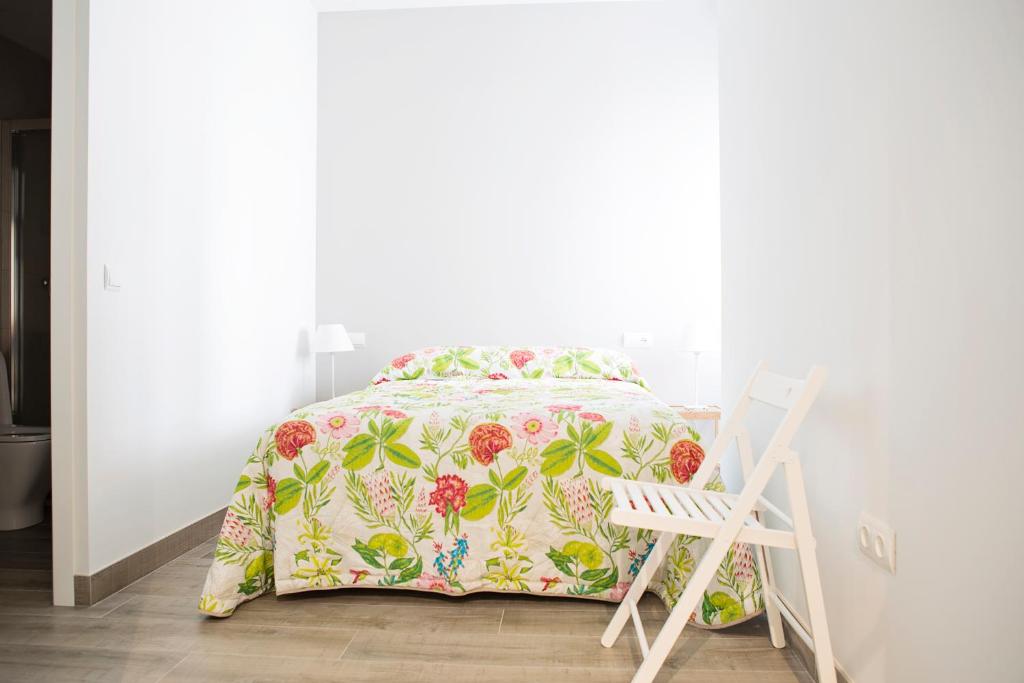Posteľ alebo postele v izbe v ubytovaní Hello Málaga Flat Victoria