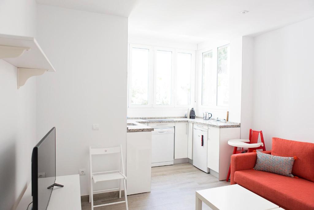 Kuchyňa alebo kuchynka v ubytovaní Hello Málaga Flat Victoria