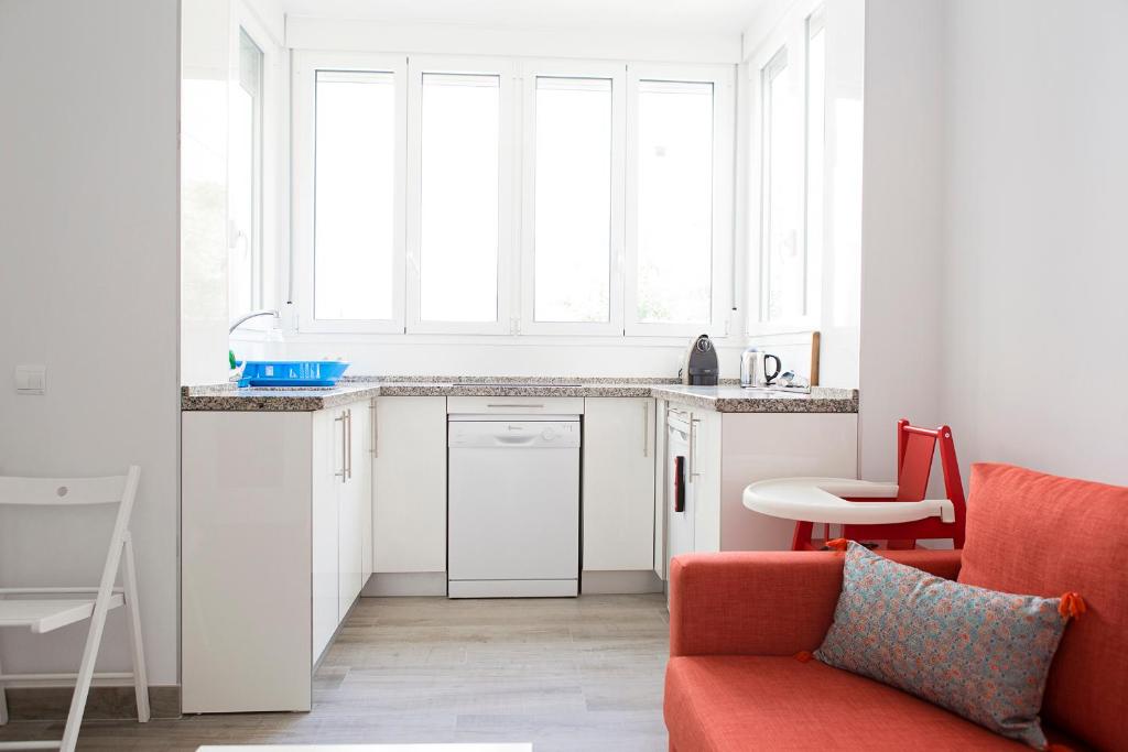 Kuchyňa alebo kuchynka v ubytovaní Hello Málaga Flat Victoria