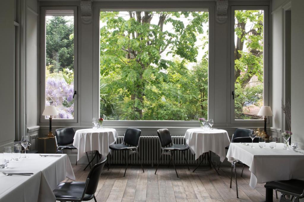 ห้องอาหารหรือที่รับประทานอาหารของ Les Toquées Maison d'hôtes