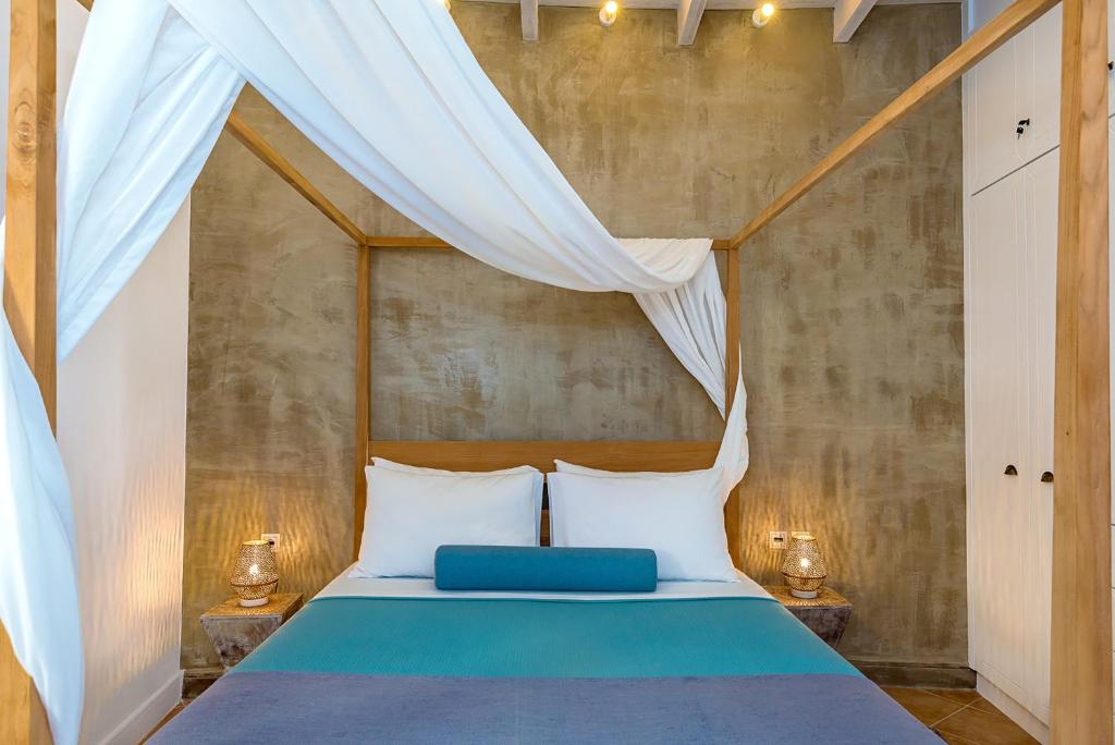 Lithinon Luxury Suites with Free Parking - 9