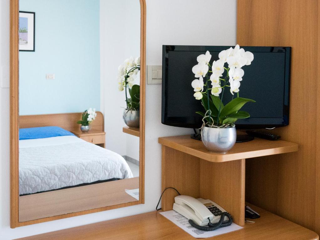 Hotel Emilia - Resim 11