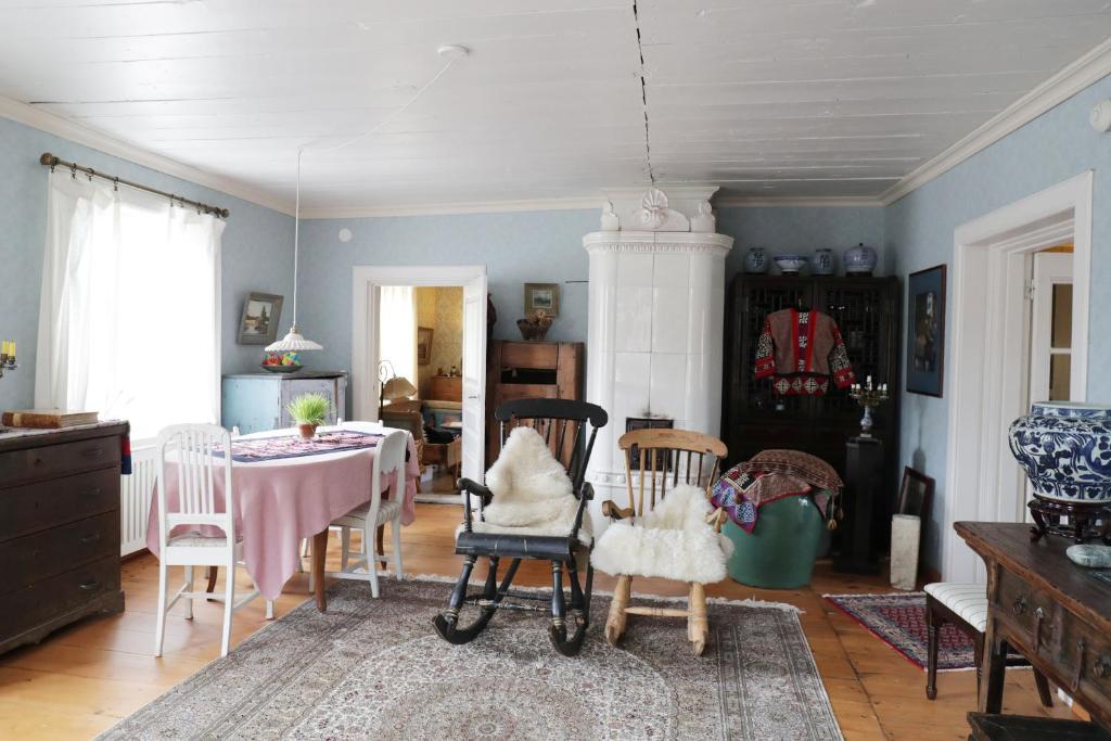1800's Townhouse - Maison De Deux Chambres