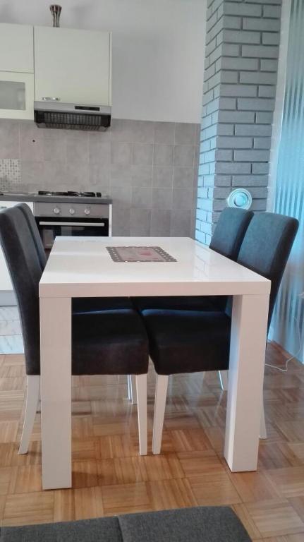 Apartments Igor - Three-Bedroom Apartment