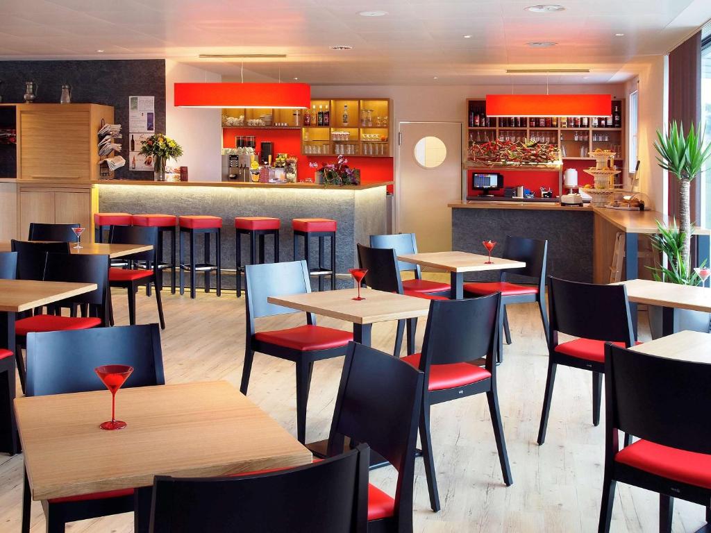 Restoran või mõni muu söögikoht majutusasutuses ibis Bulle - La Gruyère Swiss Bike Hotel