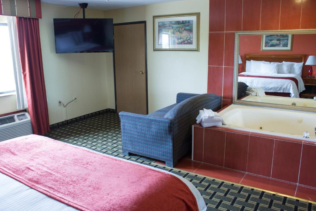 Baymont by Wyndham Springfield IL - King Suite - No Fumadores