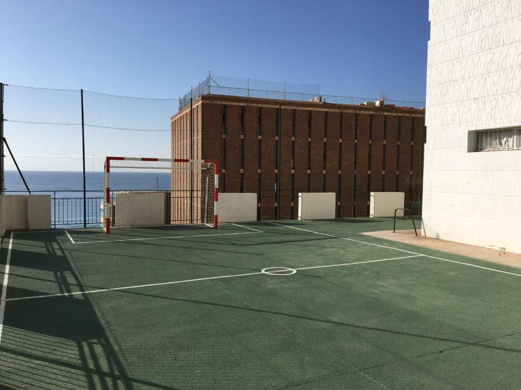 Tennis and/or squash facilities at Apartment Albufereta beach or nearby