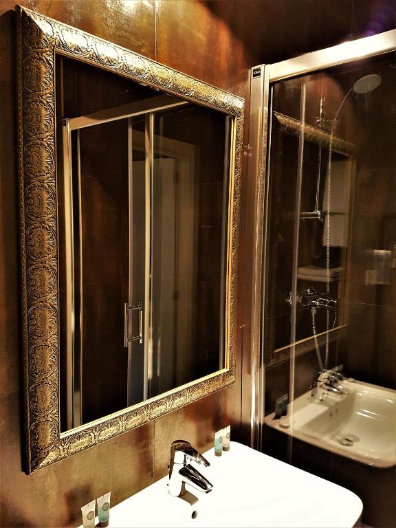 SLEEPWELL NOWY SWIAT - wejscie przez dziedziniec - brama Ordynacka 14 - Resim 40