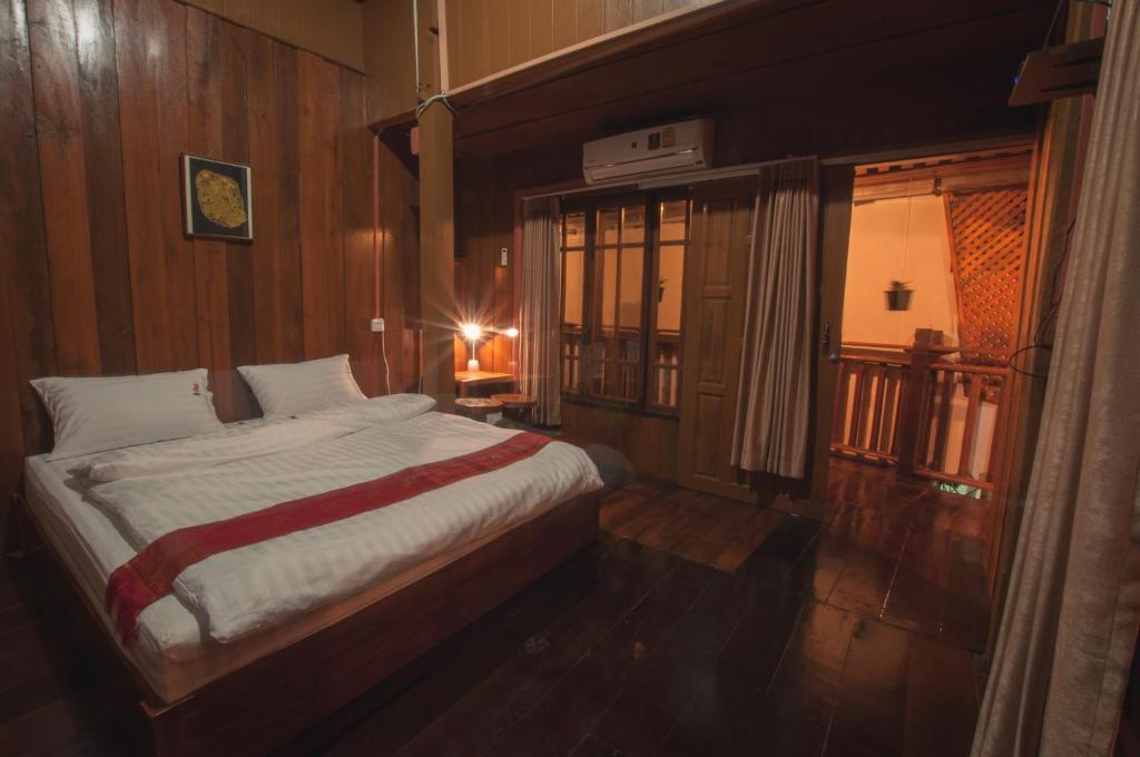 The history cafe' & guesthouse - 2