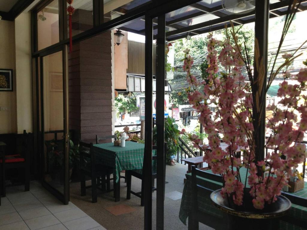 Restaurace v ubytování Baan Kingkeaw Thamdee Patong