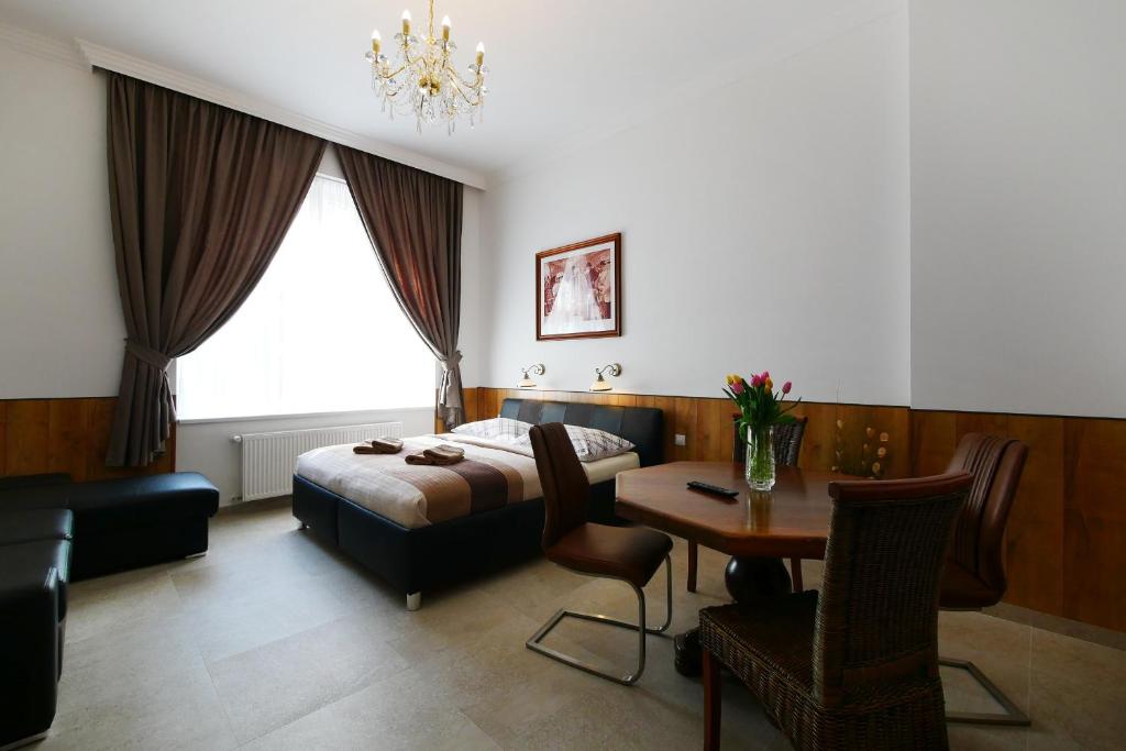 Apartment Karla Capka Street - 4