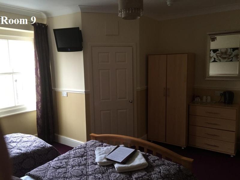 The Arches Guest House - Family Room (R9 Second Floor)