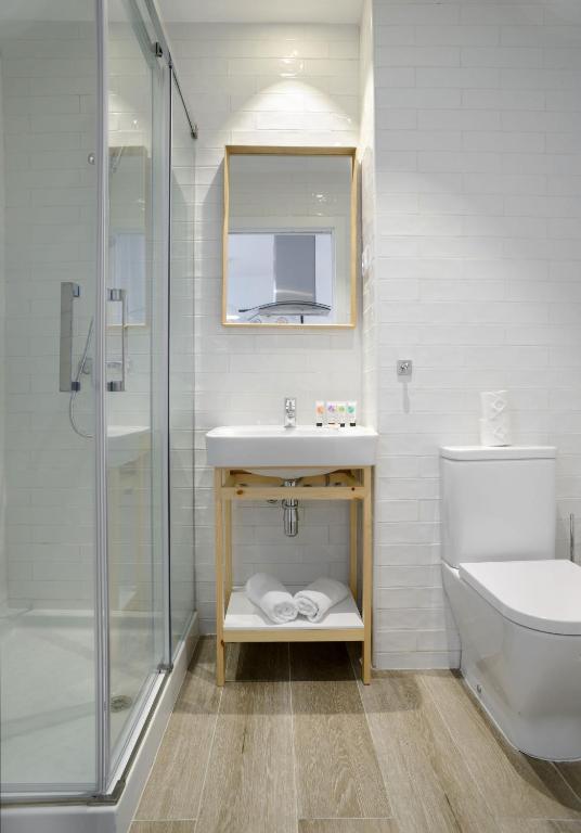 nQn Aparts & Suites Madrid - Resim 17