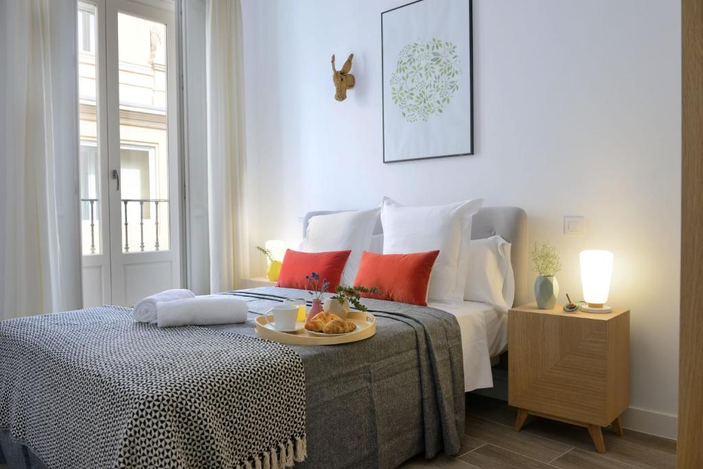 nQn Aparts & Suites Madrid - Resim 21