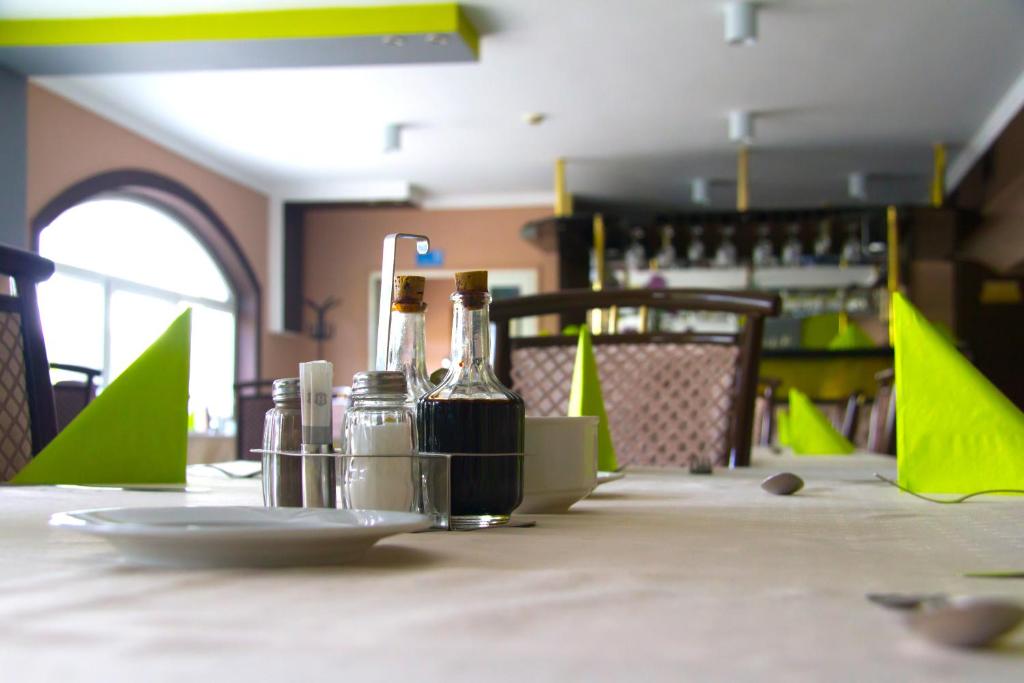 Europa Hotel És Étterem - Resim 30