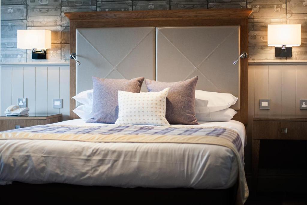 Postel nebo postele na pokoji v ubytování Seamill Hydro Hotel