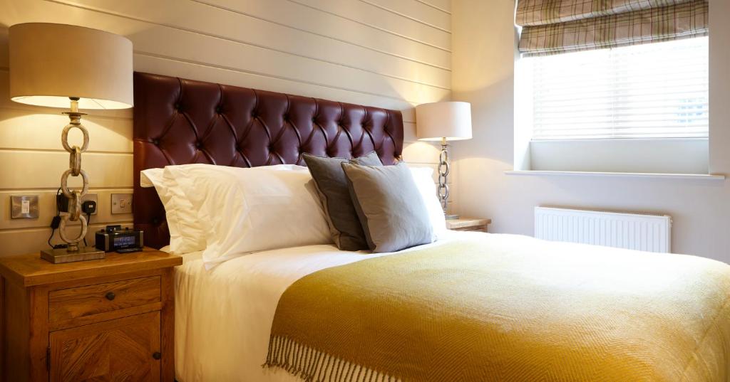 The Mayfield Seamer - Resim 15