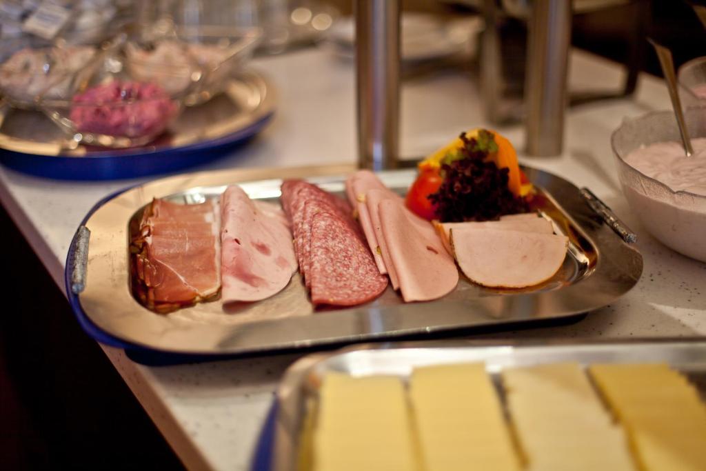 Hotel Polo am ZOB - Resim 27