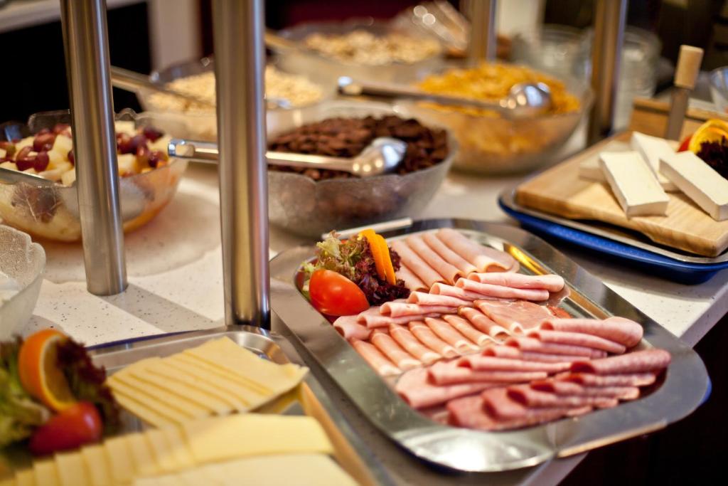 Hotel Polo am ZOB - Resim 28