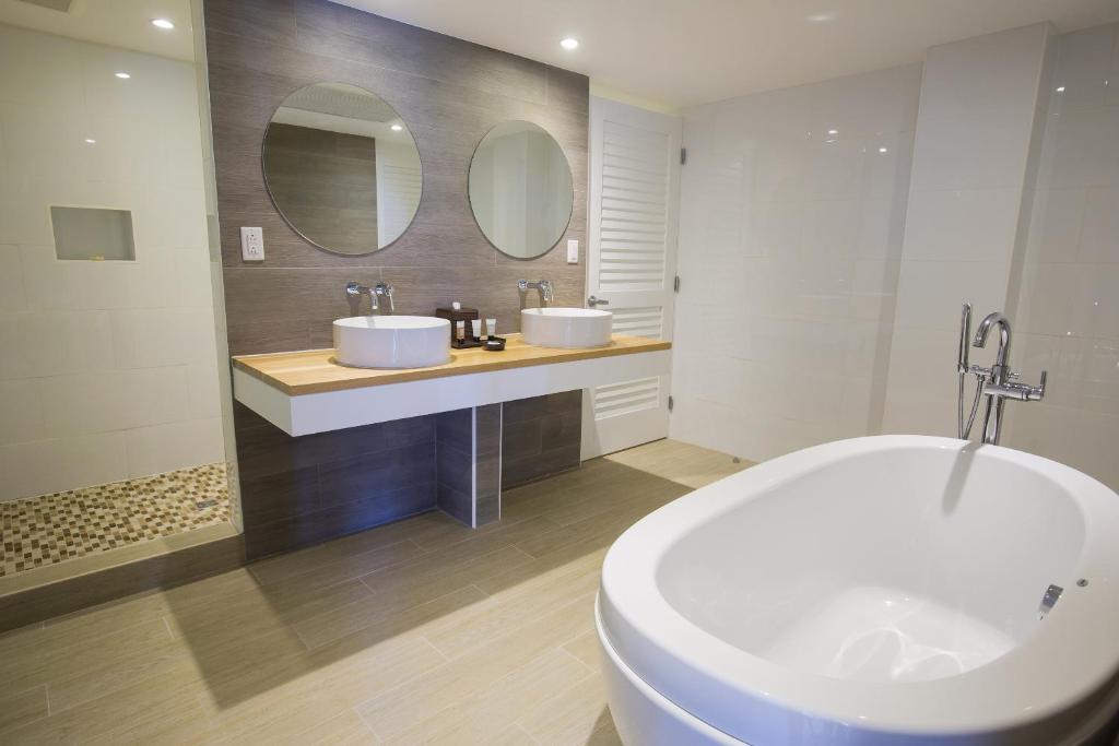 Warwick Paradise Island Bahamas - All Inclusive - Adults Only - Rey Suite Delantero De Un Dormitorio Harbour