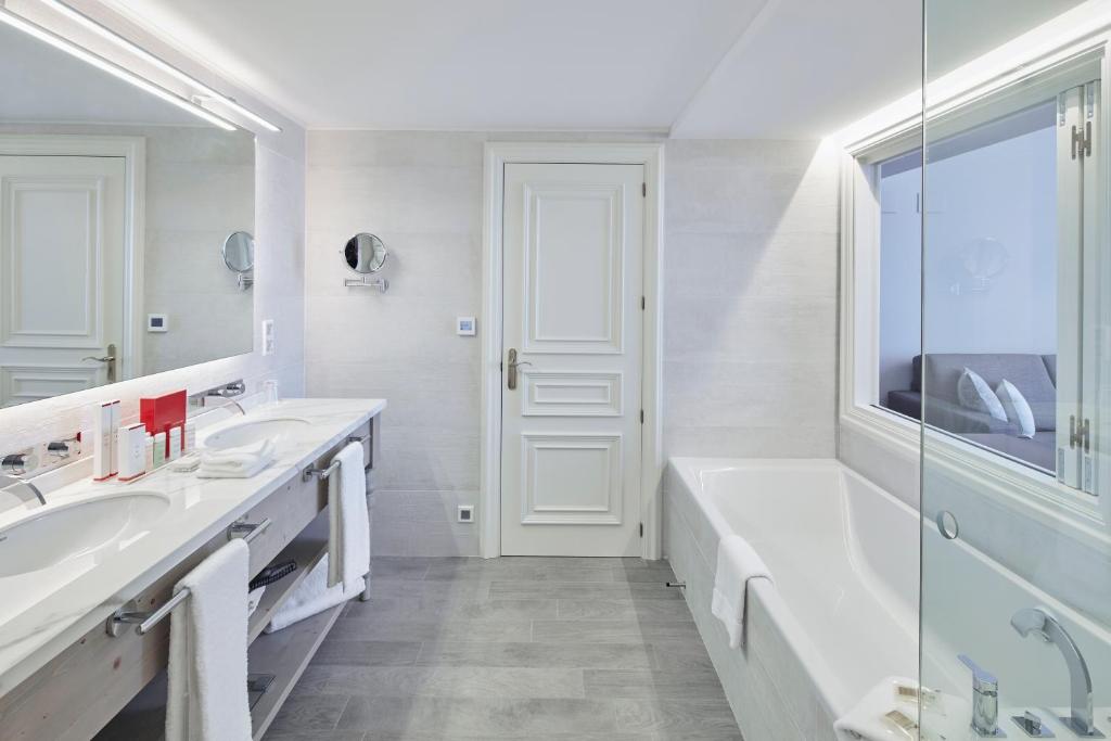 Koupelna v ubytování Hotel Casa Vilella 4* Sup