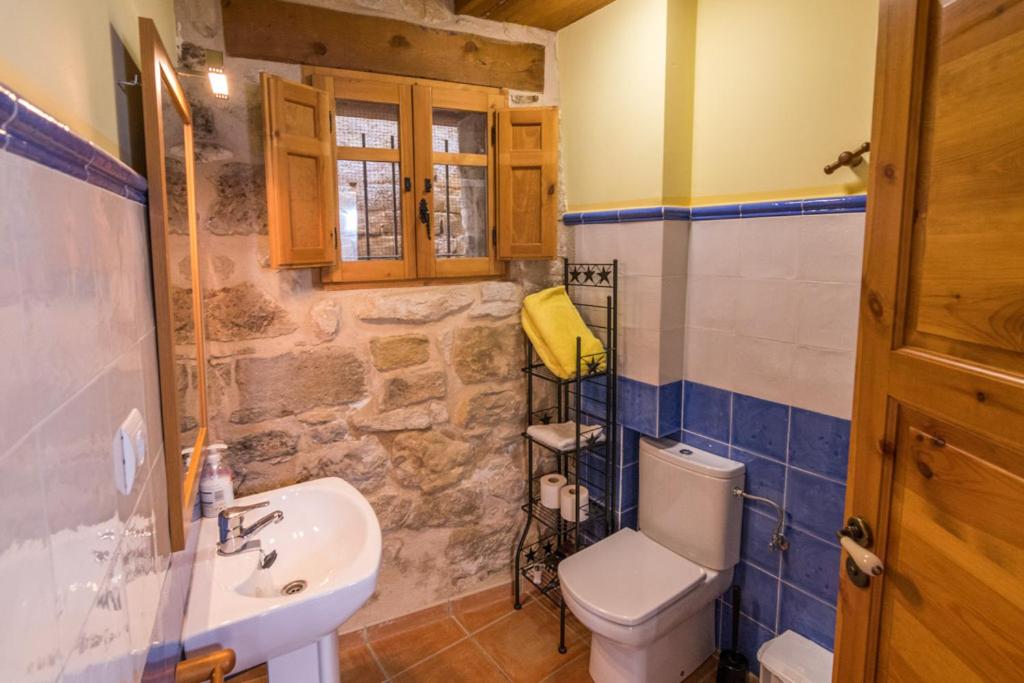 Un baño de Apartamentos Plaza Mayor