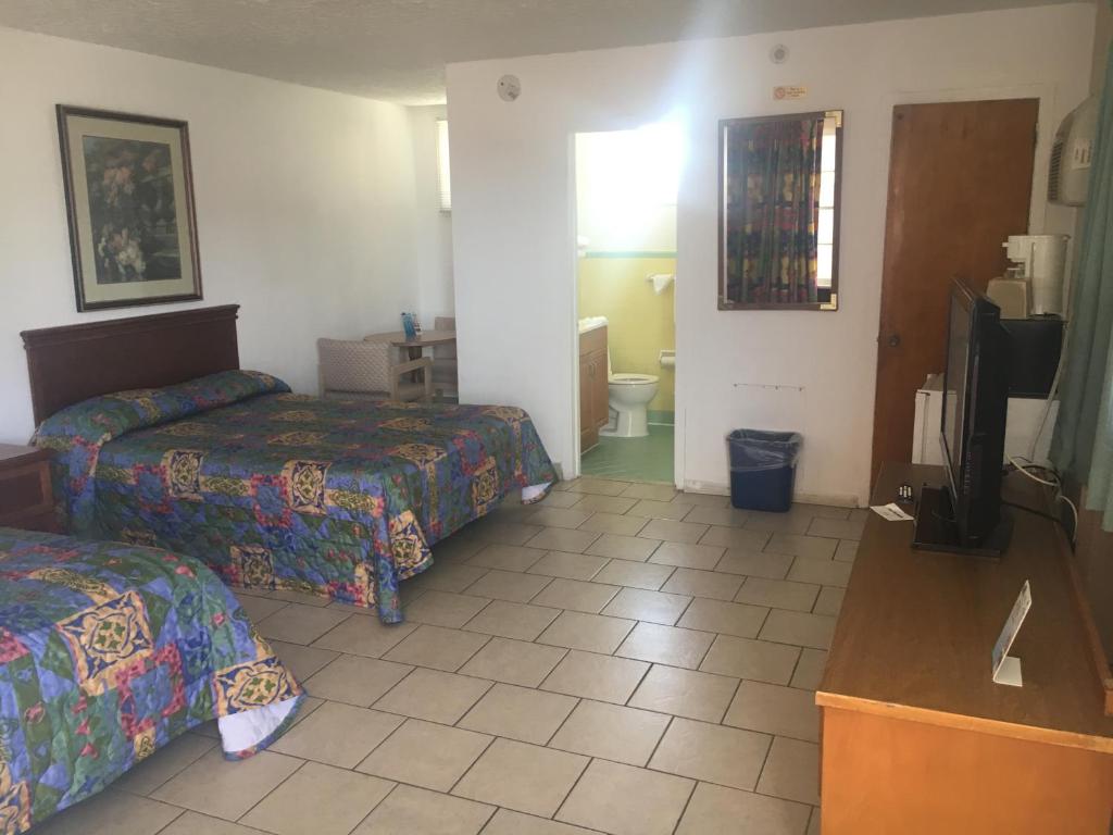 Skylark Resort Motel photo