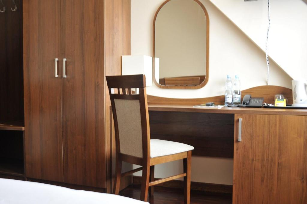 Dworek Dąbrowa - Chambre Simple Économique