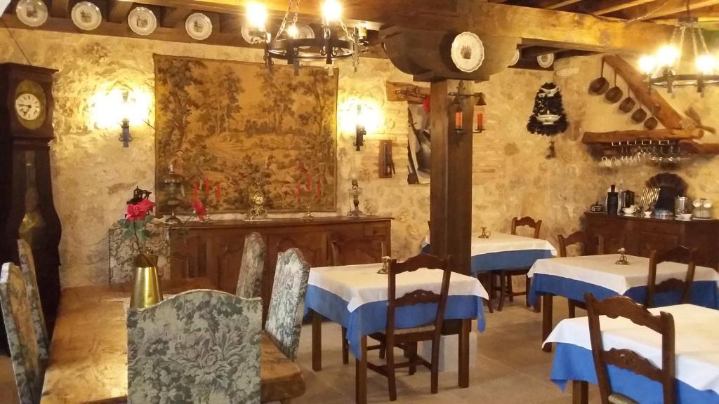 Restaurace v ubytování Hotel Rural "El secreto del Castillo"