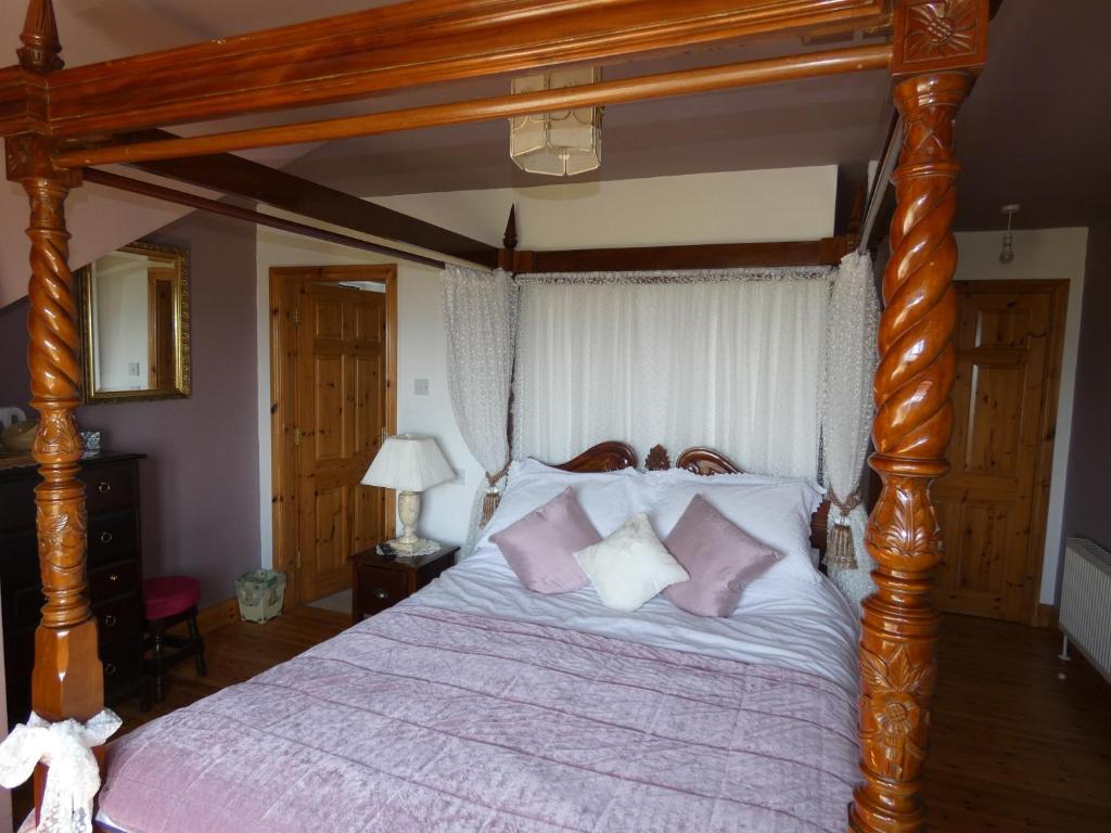 Postel nebo postele na pokoji v ubytování Aghadoe View Bed & Breakfast