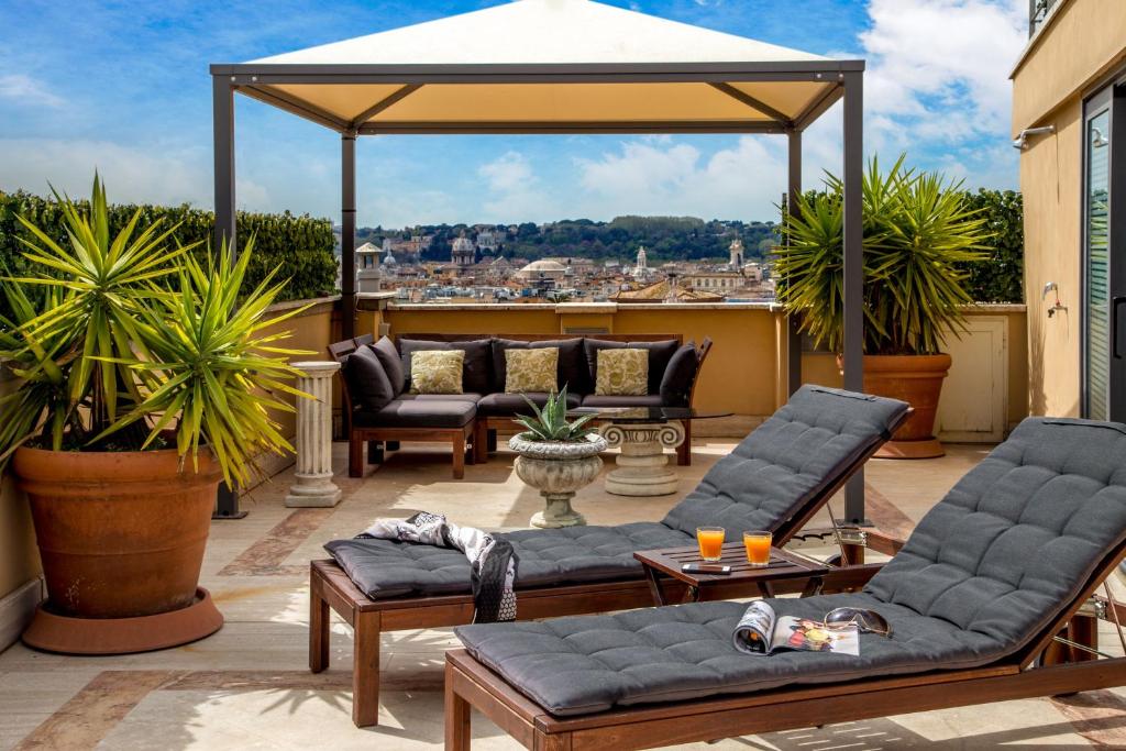 A seating area at Lf View