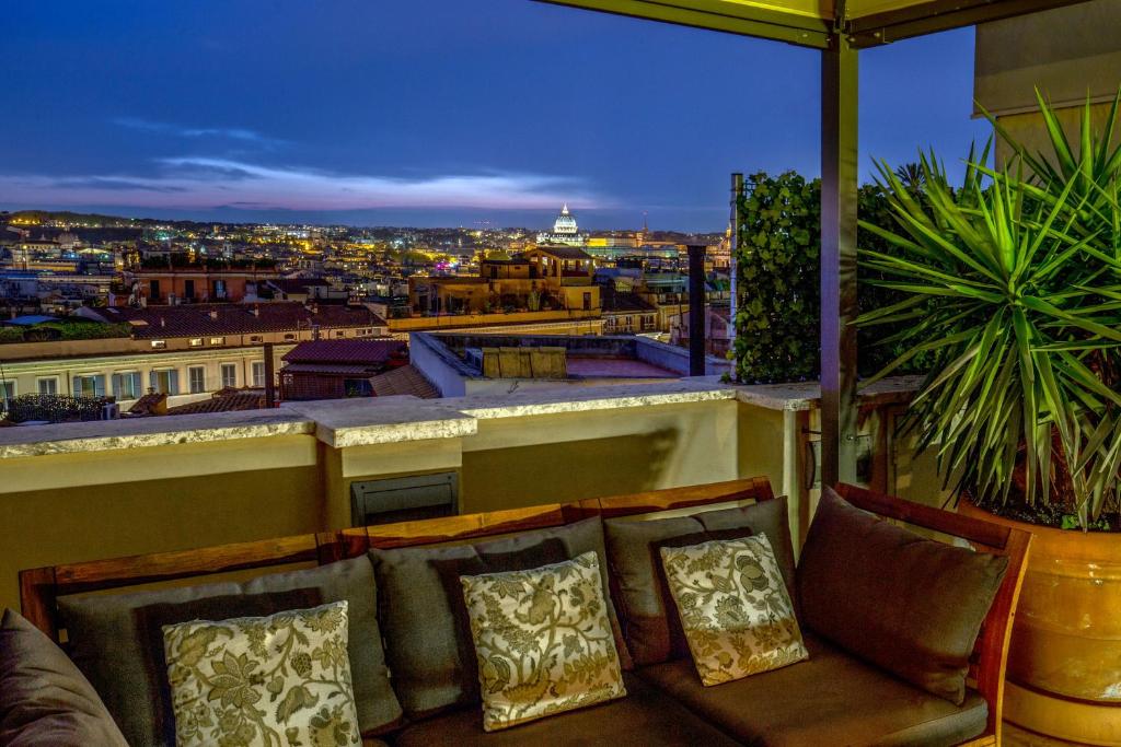 A seating area at Lf View
