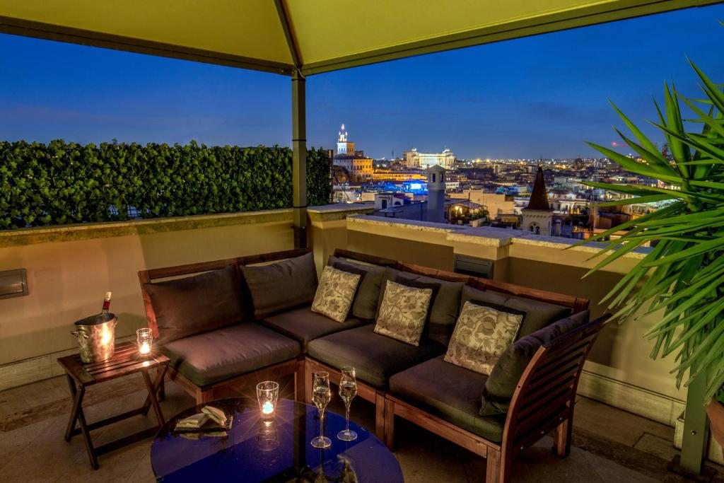 A seating area at Lf View