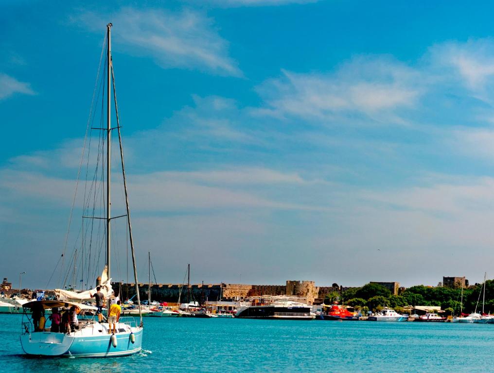 Galería fotográfica de Sailing Yacht Armida Rhodes en Rodas