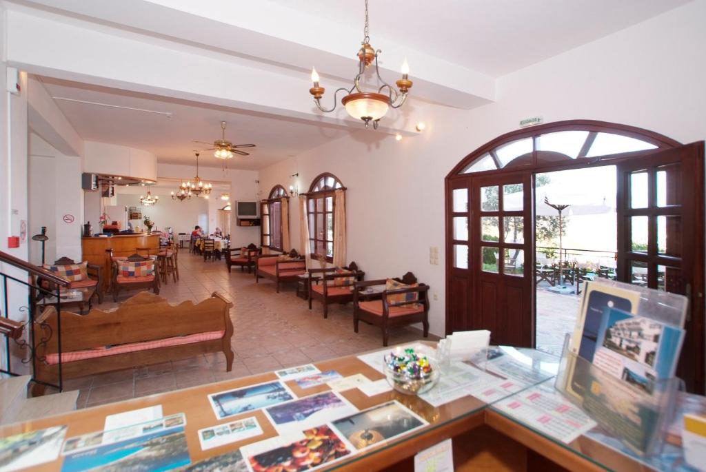 Гостиная зона в Ikaros Star Hotel