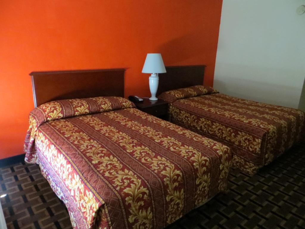Budget Inn - 