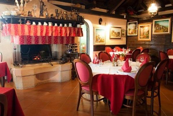 Restaurace v ubytování Hotel Makin