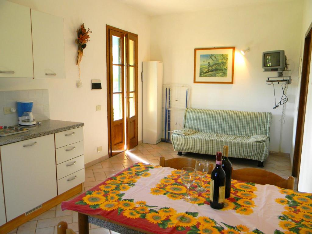Kuchnia lub aneks kuchenny w obiekcie Agriturismo Avanella Appartamenti a 150 mt dalla piscina 150 mt from swimming pool