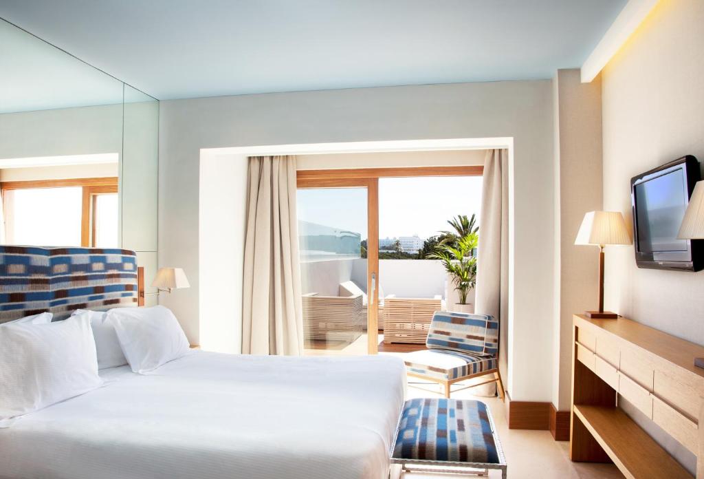 Gecko Hotel & Beach Club, a Small Luxury Hotel of the World ...