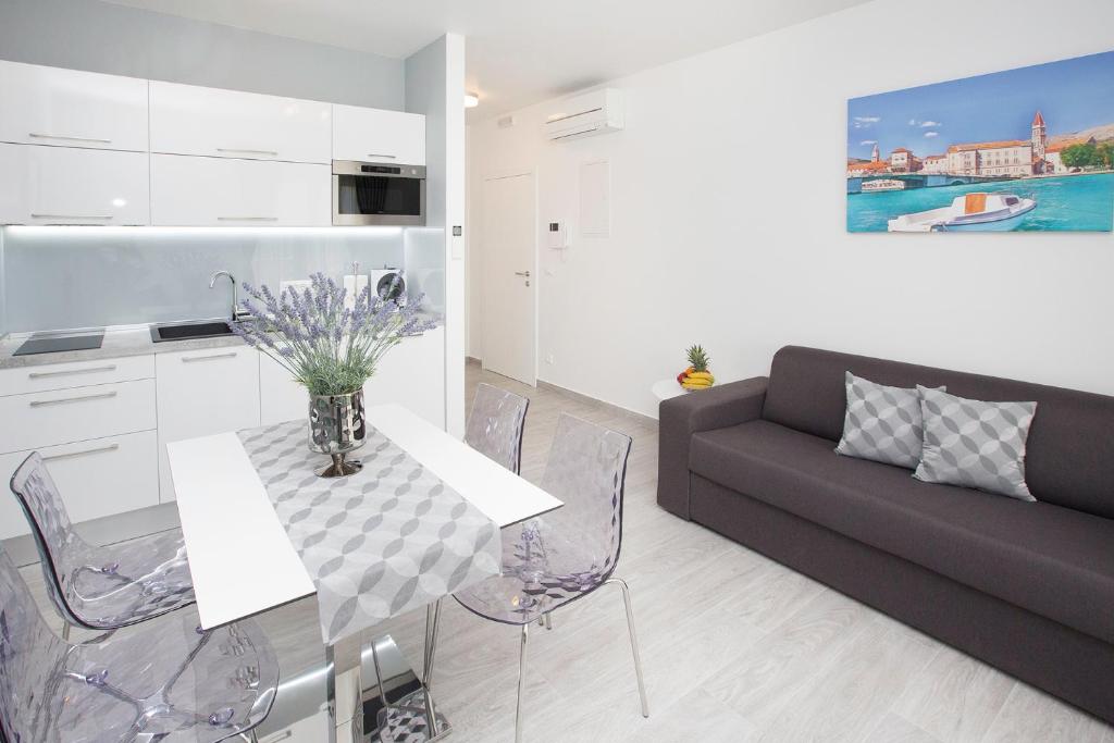 Kuchyňa alebo kuchynka v ubytovaní Villa Apartments Art