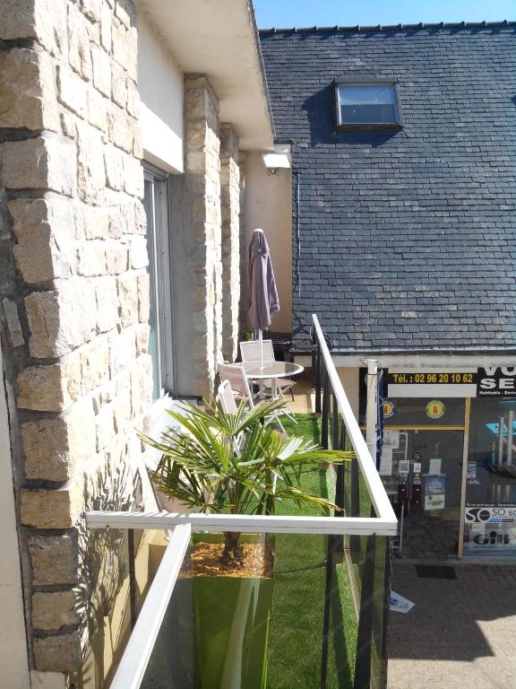 Balkón nebo terasa v ubytování Gîte du Port sur la presqu'île de Lézardrieux
