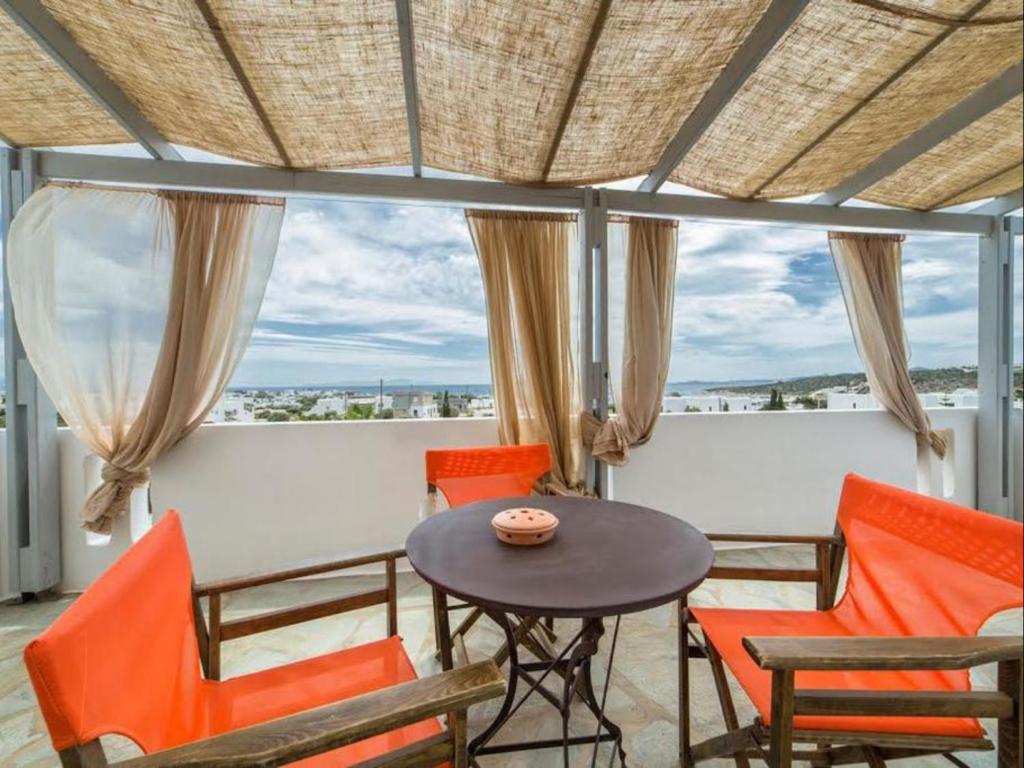 Balkón nebo terasa v ubytování Evi Rooms