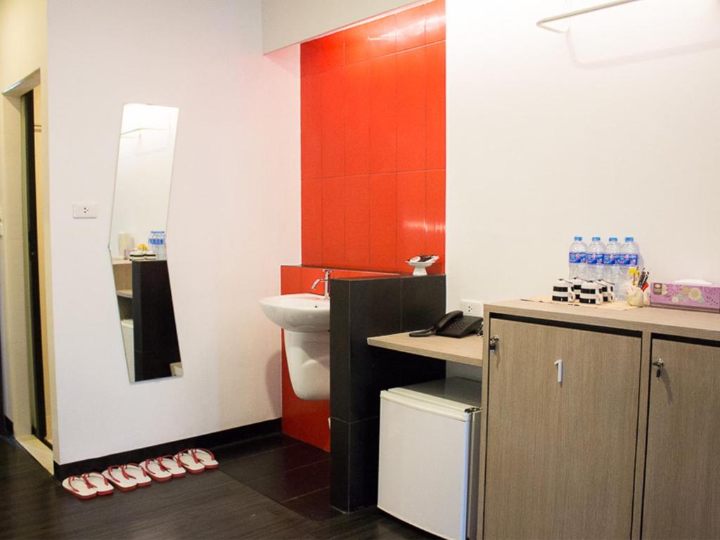 Wake Up Aonang Hotel - Resim 39