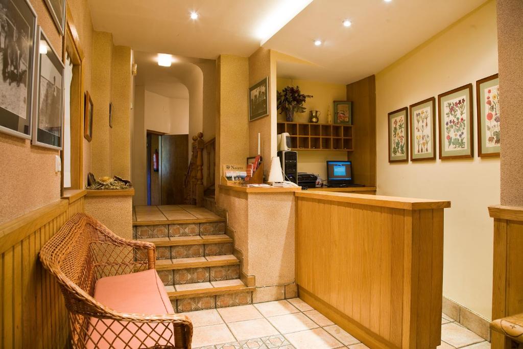 TV a/nebo společenská místnost v ubytování Hostal Rural Salazar