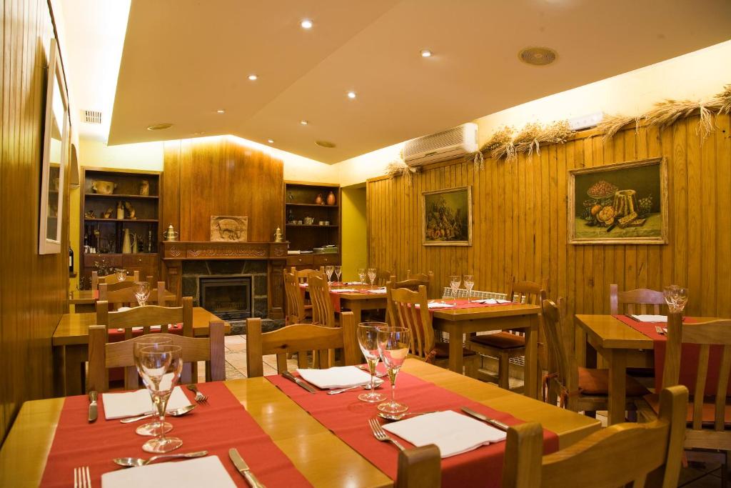Hostal Rural Salazar Booking}
