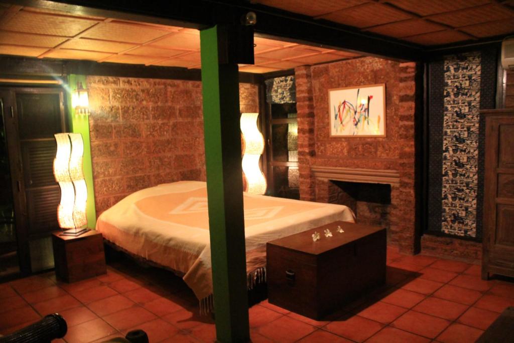 The Riverside Guest House - 12