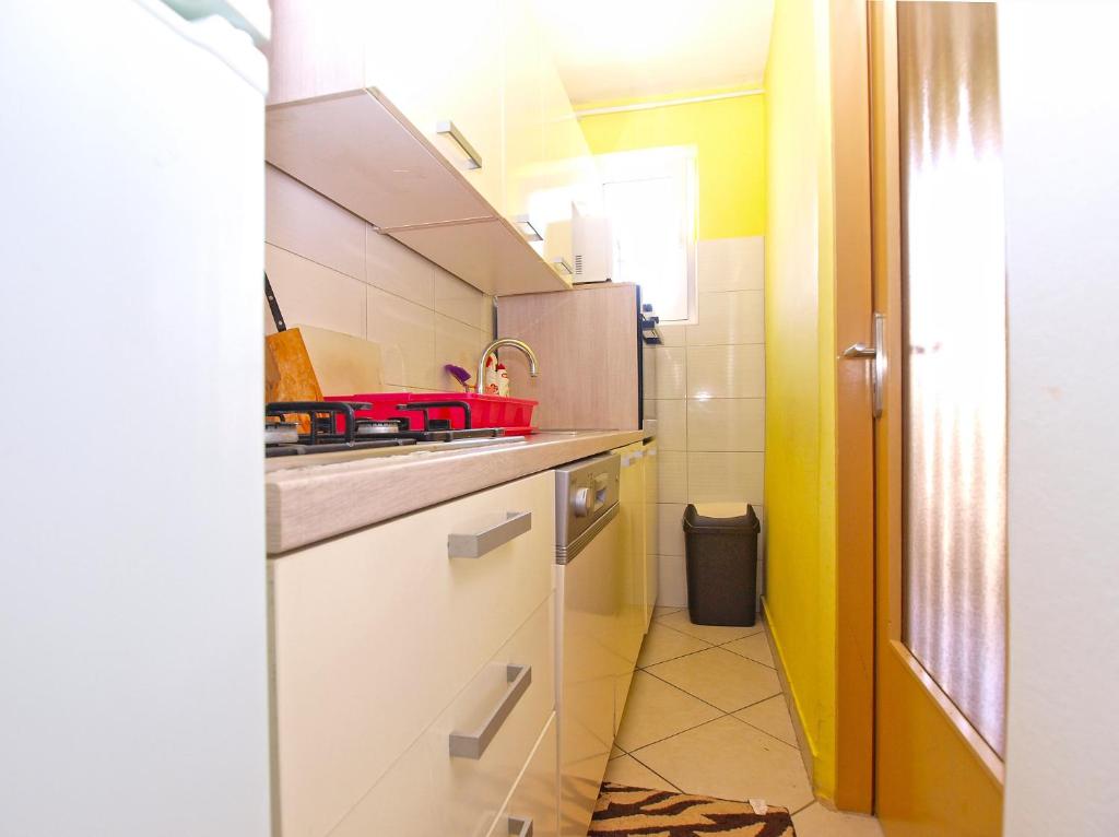 Kuchnia lub aneks kuchenny w obiekcie Apartments Tereza 1352