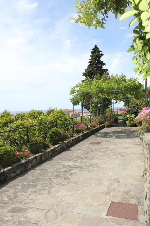A garden outside Primario